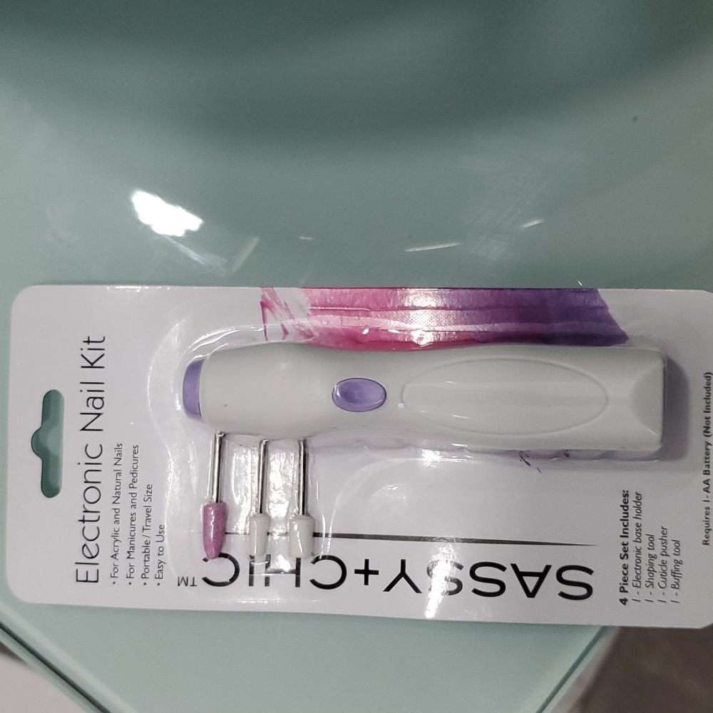 COPY - Sassy + Chic Electronic Nail Kit Grooming